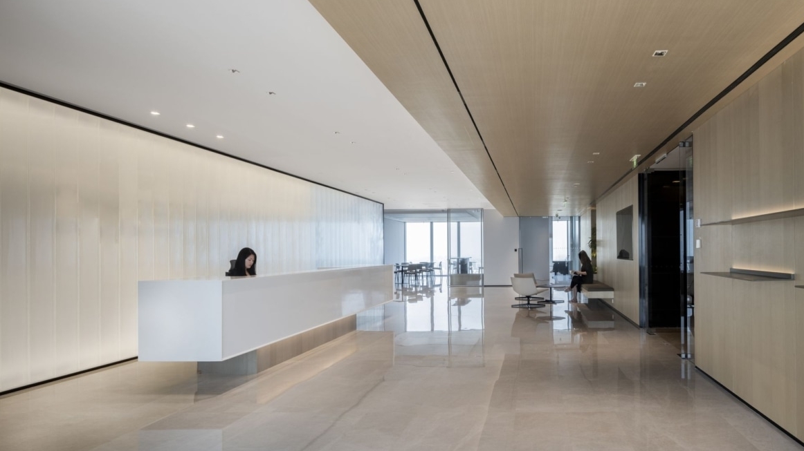 上海金融投资中型办公室装修设计项目1200平方米