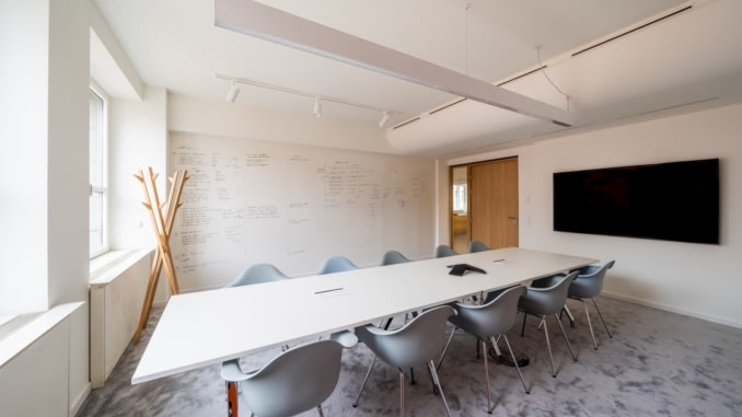 现代简约风格办公室会议室装修怎么设计？