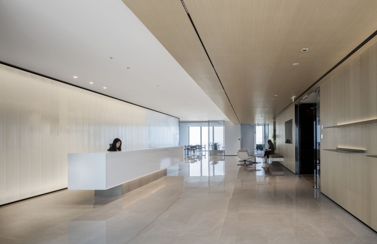 上海金融投资中型办公室装修设计项目1200平方米1