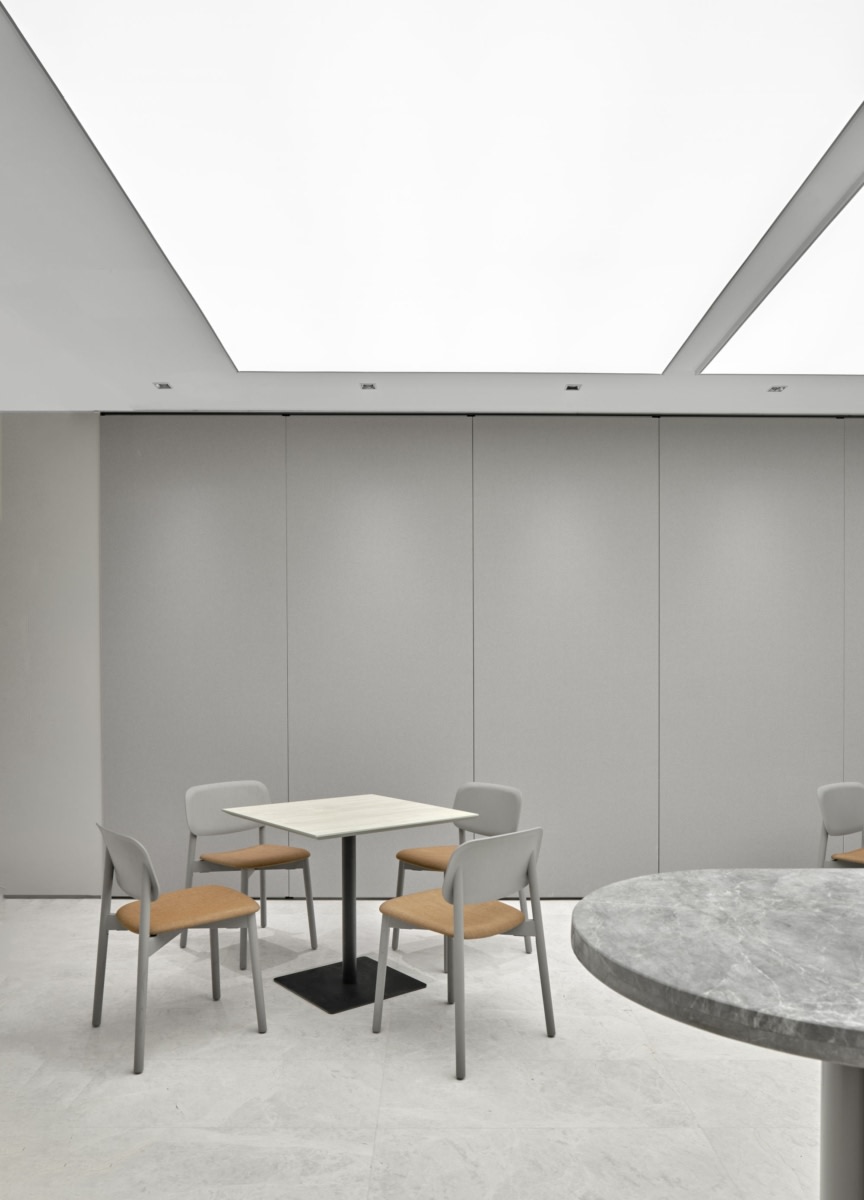 上海金融投资中型办公室装修设计项目1200平方米7