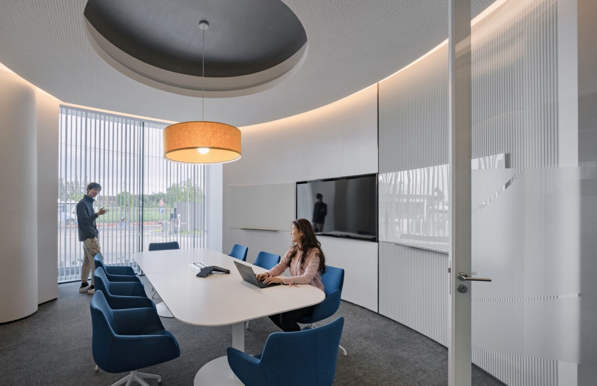 瑞迪尔办公室装修设计方案6200平方米10