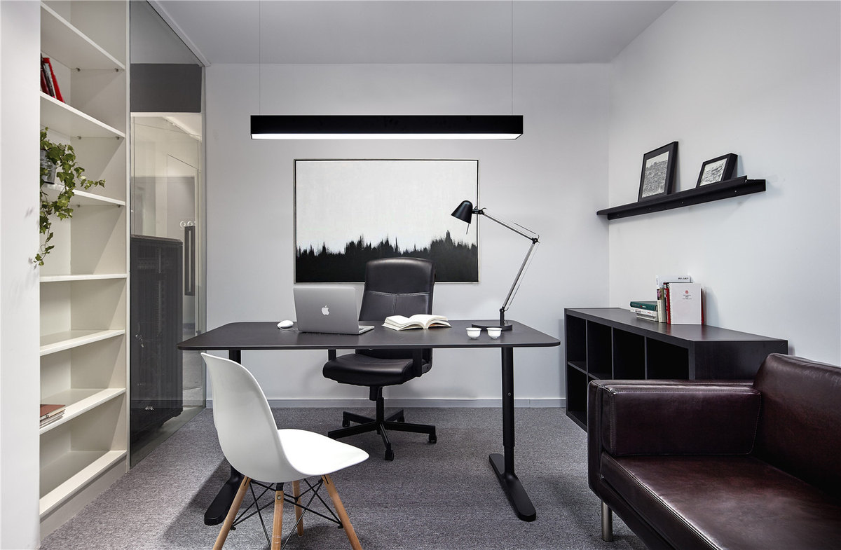 科技类小型办公室装修设计案例 78平方米8